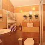 H31 Aparthotel 3*
